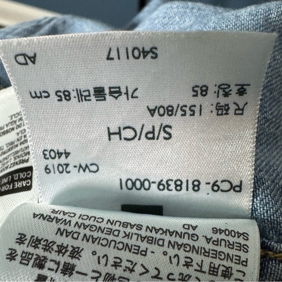 Levi’s Chambray Denim Raw Hem Crop Snap Front Long Sleeve Top - Smal - Picture 9 of 10